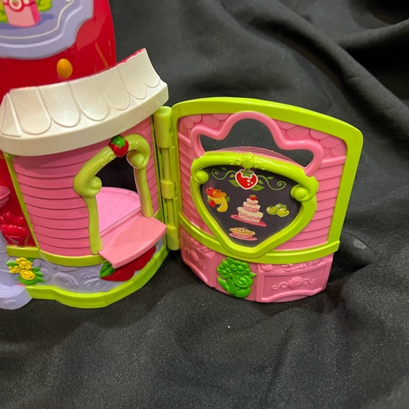Strawberry Shortcake Berry Bitty Market - Picture 5 of 7